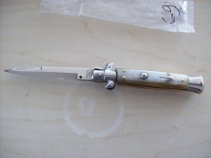Renzo Beltrame 9 inch Honey Horn Stiletto Bayo Swivel Bolster Brand New