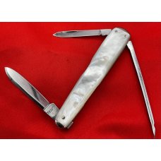 Vintage ROBESON CUTLERY USA #733077 3-Blade Sleeveboard Lobster Pen MOP c.1917-39 MINT CONDITION Vintage ROBESON CUTLERY USA #733077 3-Blade Sleeveboard Lobster Pen MOP c.1917-39 MINT CONDITION