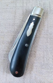 Bobby Toole Swayback Lambsfoot Slipjoint, CPM-154 ,3 7/8"..Paper Micar ,Steel Bolsters..shield,coa Bobby Toole Swayback Lambsfoot Slipjoint, CPM-154 ,3 7/8"..Paper Micar ,Steel Bolsters..shield,coa