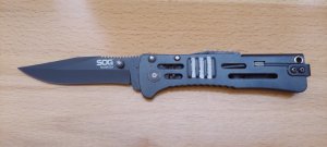 SOG SlimJim knife