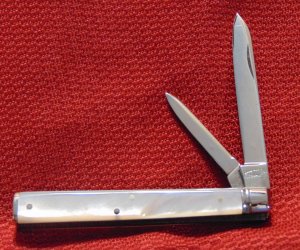 VINTAGE KELLY-HOW-THOMSON CO. HICKORY DOCTOR'S KNIFE  GENUINE PEARL c1902-1947