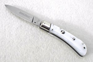 NOS AKC ITALIAN CLASSIC SPEED HUNTER ACRYLIC PEARL - NICKEL SILVER BOLSTERS 