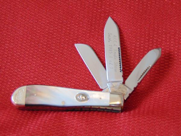 CARGILL CRIPPLE CREEK USA DOGLEG JACK 3 BLADE AECA KNIFE SHOW SEPT. 1985 1OF 1 BLACK PEARL CARGILL CRIPPLE CREEK USA DOGLEG JACK 3 BLADE AECA KNIFE SHOW SEPT. 1985 1OF 1 BLACK PEARL