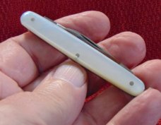 MINT CONDITION CATTARAUGUS CUTLERY CO. LITTLE VALLY N.Y. 20663 PEN KNIFE GEN. PEARL 1886-1963 MINT CONDITION CATTARAUGUS CUTLERY CO. LITTLE VALLY N.Y. 20663 PEN KNIFE GEN. PEARL 1886-1963