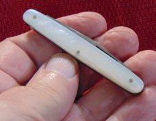 MINT CONDITION CATTARAUGUS CUTLERY CO. LITTLE VALLY N.Y. 20663 PEN KNIFE GEN. PEARL 1886-1963 MINT CONDITION CATTARAUGUS CUTLERY CO. LITTLE VALLY N.Y. 20663 PEN KNIFE GEN. PEARL 1886-1963