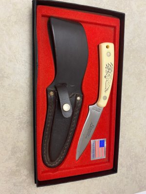 Schrade USA Scrimshaw SC501 Buck Fixed Blade Sheath Knife in Display Box