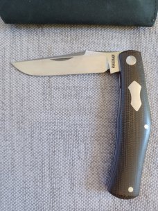 Rhidian Rogue Wave Trapper...OD green canvas micarta. .Cpm154..3.625 cld..red liners..Shield.. slip Rhidian Rogue Wave Trapper...OD green canvas micarta. .Cpm154..3.625 cld..red liners..Shield.. slip