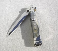 NOS A.G.A. CAMPOLIN 9" MALTESE BRAZILIAN HORN MODIFIED BAYONET BLADE NICKEL SILVER BOLSTERS- W/POUCH NOS A.G.A. CAMPOLIN 9" MALTESE BRAZILIAN HORN MODIFIED BAYONET BLADE NICKEL SILVER BOLSTERS- W/POUCH