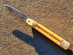 Hubertus German Springer Automatic - Yellow Micarta