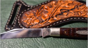 VINTAGE 1971 Case 10 Dot Slimline Trapper, Near Mint Condition. With custom leather sheath. REDUCED!