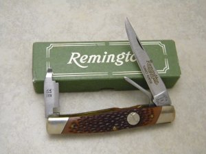 Remington Delrin R7 Turkey Hunter Knife in Box