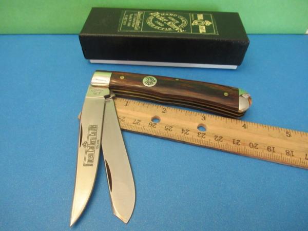 Queen Cutlery Titusville Pa. Walnut Trapper Pattern #19 Queen Cutlery Titusville Pa. Walnut Trapper Pattern #19