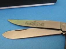 Queen Cutlery Titusville Pa. Walnut Trapper Pattern #19 Queen Cutlery Titusville Pa. Walnut Trapper Pattern #19