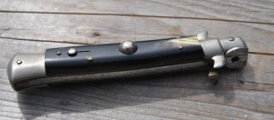 Virginia Inox Italy Horn  8" Open 3 3/4" Flat Ground Blade Guard Close Button Open No Wear 