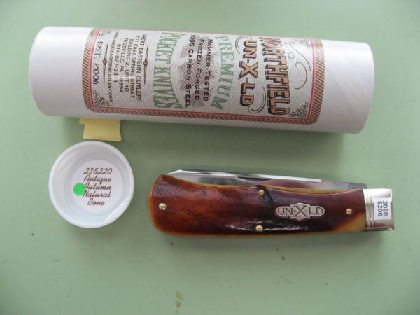 GREAT EASTERN 235220 TRAPPER  ANTIQUE AUTUMN NATURAL BONE