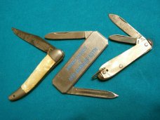 LOT VINTAGE HAMMER BRAND USA BARLOW JAPAN POCKET WATCH FOB PEN JACK KNIFE KNIVES OLD AD ADVERTISING LOT VINTAGE HAMMER BRAND USA BARLOW JAPAN POCKET WATCH FOB PEN JACK KNIFE KNIVES OLD AD ADVERTISING