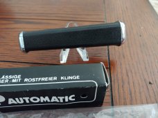 TOP AUTOMATIC COMB WITH BOX 