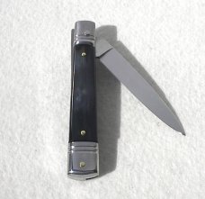 NOS AKC 8" CLASSIC SLIM LEVER LOCK SWEDGE BLADE, GENUINE DARK BRAZILIAN HORN - MANIAGO ITALY