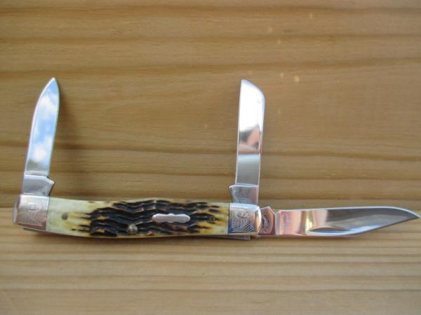 C. Platts & Sons Stockman (Case)    Jigged Amber Bone 