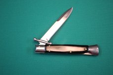 Italian style - “swinguard-lockback” stiletto 