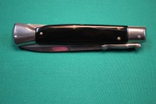 Italian style - “swinguard-lockback” stiletto 