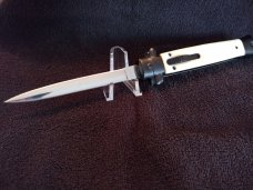 Italian Style Stiletto OTF Knife, Double edge Dagger blades BRAND SPANKING NEW