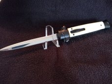 Italian Style Stiletto OTF Knife, Double edge Dagger blades BRAND SPANKING NEW