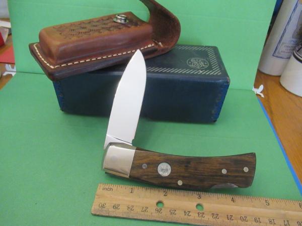 Smith & Wesson Blackie Collins Design Wood Handle Folding Lock Back 