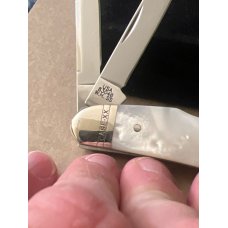 2010 Case XX USA 83046 WH SS Mother Of Pearl Humpback Stockman With Three Blades New In Clam Shell 2010 Case XX USA 83046 WH SS Mother Of Pearl Humpback Stockman With Three Blades New In Clam Shell