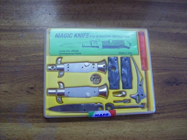 Italian Magic Knife Switchblade Kit Complete with Instructions UNUSED W/Plastic Case