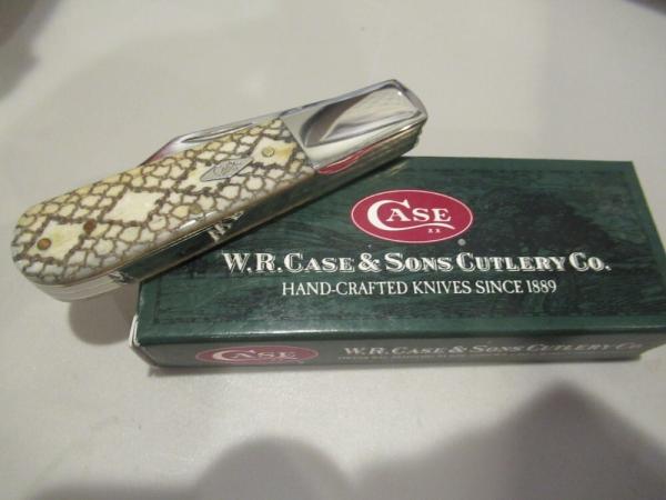 Case XX 2006 Antique Bone Rattle Snakeskin Limited Edition Barlow Pattern # 62009 1/2 SS Case XX 2006 Antique Bone Rattle Snakeskin Limited Edition Barlow Pattern # 62009 1/2 SS