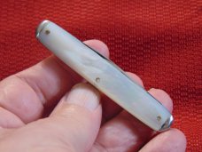 MINT CONDITION VINTAGE E. BRUCKMANN GERMANY GENUINE PEARL SENATOR KNIFE 1891-1956 MINT CONDITION VINTAGE E. BRUCKMANN GERMANY GENUINE PEARL SENATOR KNIFE 1891-1956