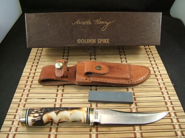 SCHRADE UNCLE HENRY 153UH GOLDEN SPIKE USA UNUSED OLDER HIGH CARBON STEEL KNIFE, SHEATH, STONE & BOX