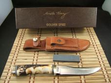 SCHRADE UNCLE HENRY 153UH GOLDEN SPIKE USA UNUSED OLDER HIGH CARBON STEEL KNIFE, SHEATH, STONE & BOX