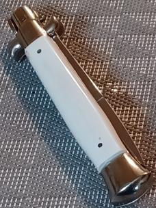 9" Magic Knife Kit White Scales. 9" Magic Knife Kit White Scales.