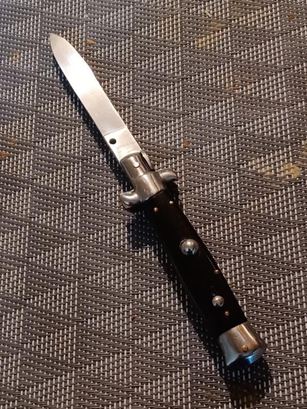 7" Vintage Dark horn Italian Stiletto Rostfrei. 7" Vintage Dark horn Italian Stiletto Rostfrei.