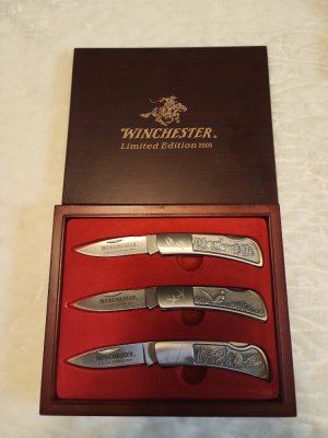 Vintage 2008 Winchester Limited Edition Wildlife Series Scrimshaw Knife Set Of 3