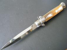 FRANK BELTRAME 23CM 9" DAGGER AUTO IN BRAZILIAN HONEY HORN...NEW 