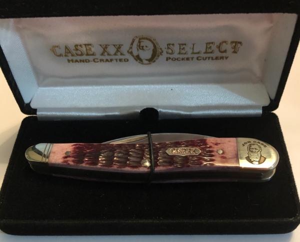New in clamshell velvet Case Select Cabernet Seahorse Whittler New in clamshell velvet Case Select Cabernet Seahorse Whittler
