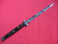 "STILETTO ITALY" Italian 13" HORN KRISS Stiletto Switchblade Knife. "STILETTO ITALY" Italian 13" HORN KRISS Stiletto Switchblade Knife.
