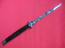 "STILETTO ITALY" Italian 13" HORN KRISS Stiletto Switchblade Knife. "STILETTO ITALY" Italian 13" HORN KRISS Stiletto Switchblade Knife.