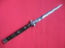 "STILETTO ITALY" Italian 13" HORN KRISS Stiletto Switchblade Knife. "STILETTO ITALY" Italian 13" HORN KRISS Stiletto Switchblade Knife.