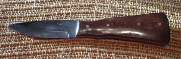 Jay Bigler fixed-blade knife with gun-stock-shaped handle 
