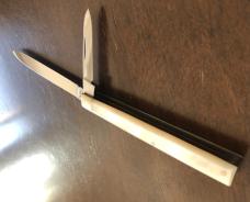 1990 Case XX 9285 - Genuine Pearl  - German Manufactured Doctor's Knife - 3 5/8" Closed
