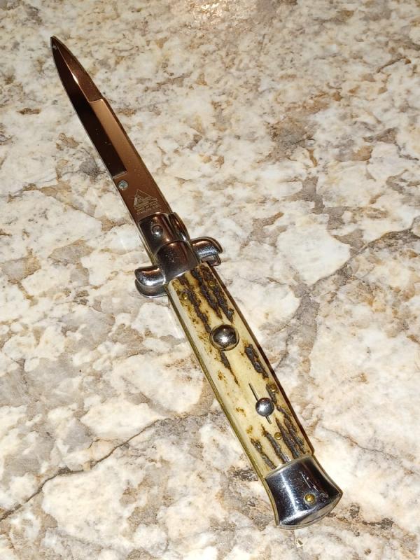 Vintage AKCi. Stag  Stiletto  7 1/4".