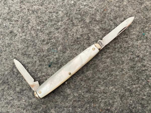 KUTMASTER UTICA NY USA Pearl Pen Knife