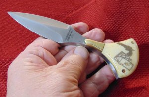 NORTHWOODS KNIVES GLADSTONE , MICH. USA SCRIMSHAWED GAMBLERS PUSH DAGGER CUSTOM LEATHER SHEATH 