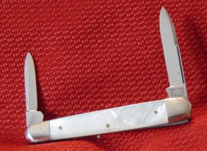 NEAR MINT VINTAGE SIMMONS HDWE.CO. GERMANY GENUINE PEARL SLEEVEBOARD KNIFE HORNET 1890-1940
