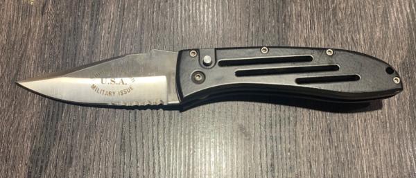 Smith & Wesson Military Issue AUTO 4" Combo Edge Blade, Aluminum Handle - SW1000S