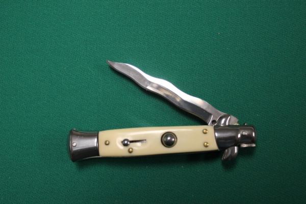 9" Itailian Style Switch Blade 